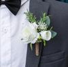 Boutonieră Trandafir Artificial cu Verdeață Sintetică și Accente Florale pentru Mire și Ținute de Nuntă Potrivită pentru Evenimente Formale și Ceremonii