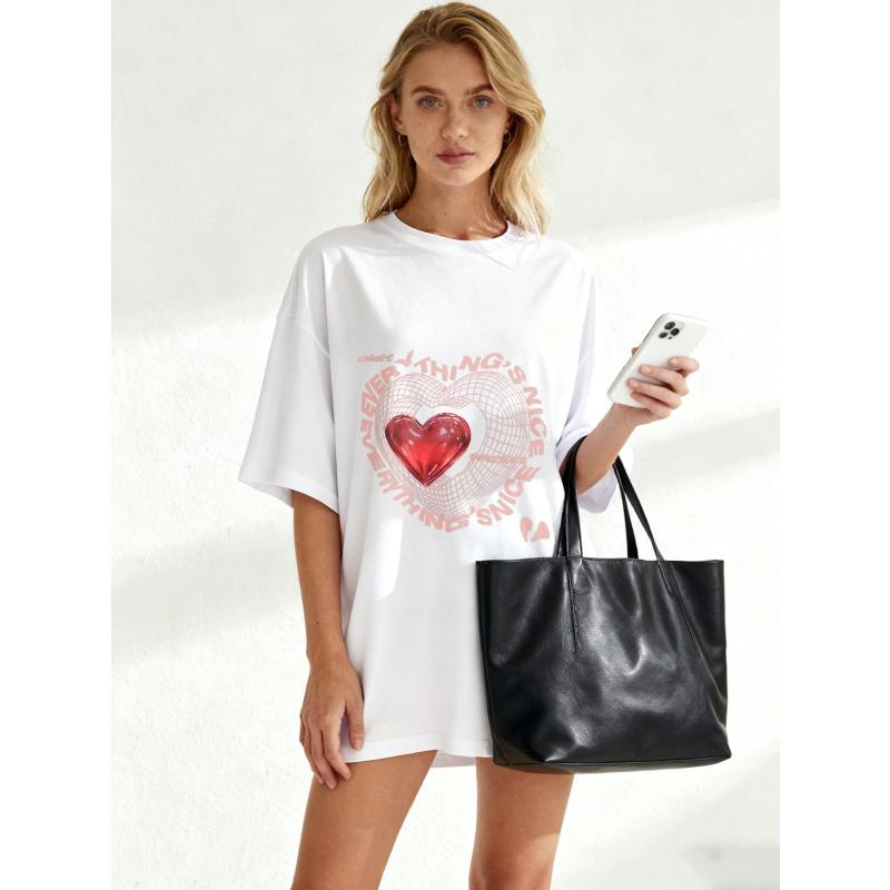Oversize Women's Short-Sleeve T-Shirt with 3D Red Heart, Grid Pattern and "EVERYTHING'S NICE" Text Print