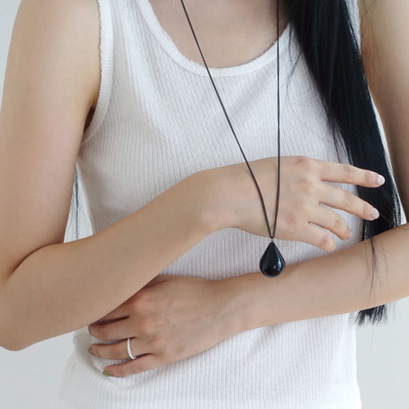 

PONY PRESS CLUB Dark Drop Necklace Dark Drop Necklace