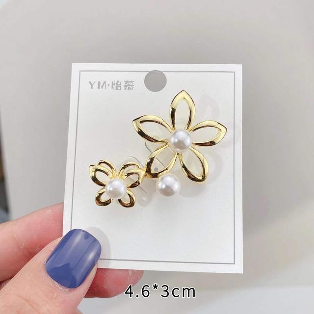 Exquisite Brooch Corsage Pin Fixed Clothes Accessories Anti -Light Buckle Flowers Animal Imitation Pearl Zircon Brooch