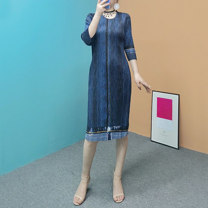 Vestido plisado con estampado vaquero para mujer, novedad de verano, vestido elástico occidentalizado de gama alta con cuello redondo y manga tres cuartos para mujer