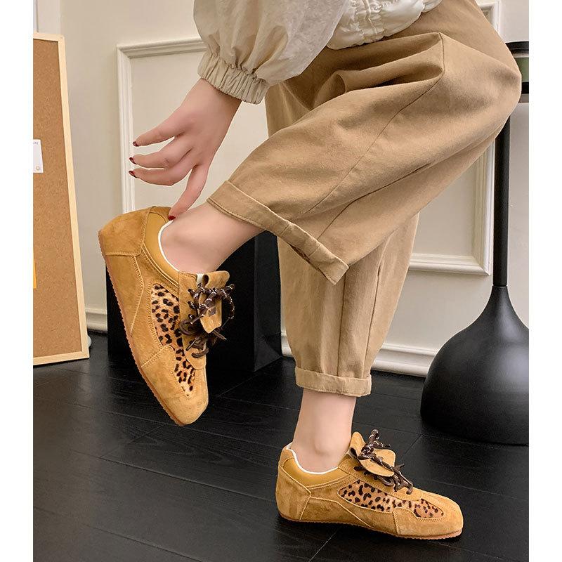 Rétro Semelle plate Rehaussement intérieur Motif léopard Chaussures d'entraînement allemandes Chaussures de sport décontractées polyvalentes pour femmes Tendance