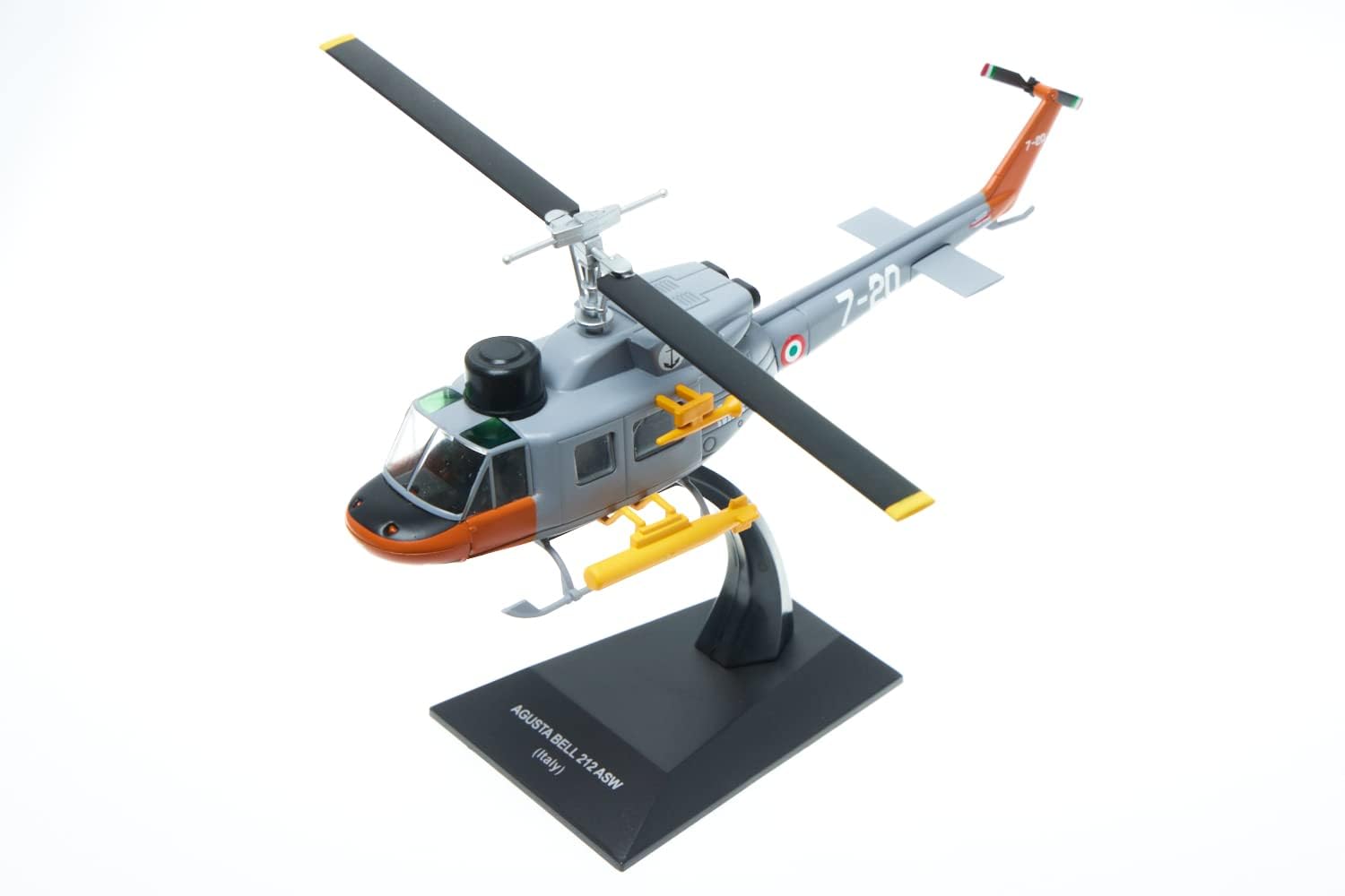 

Вертолет ВМС Италии, модель Agusta Bell 212 Agusta BELL, продукт, 1/72 ПЛО, общего назначения [б/у]