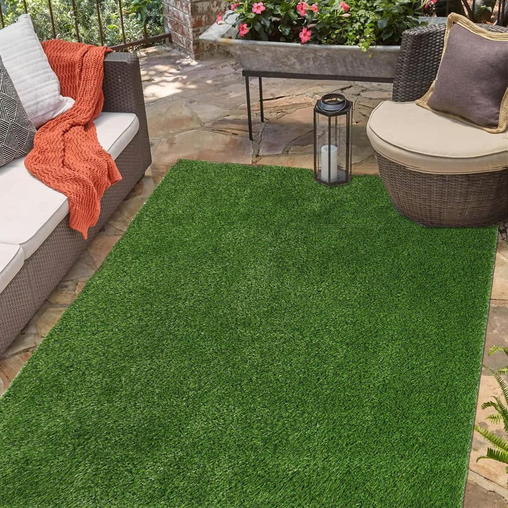Live Broadcast Luxurious Outdoor Café with Green Artificial Turf