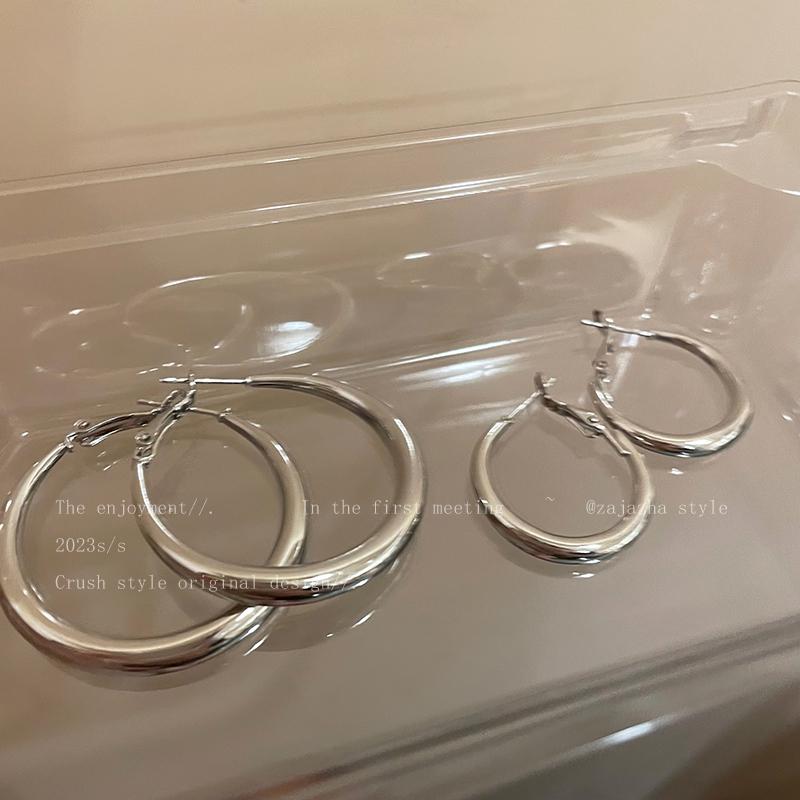 2024 Trendy Silver Hoop Earrings for Women – S925 Needle, Round Shape, Elegant and High-End.