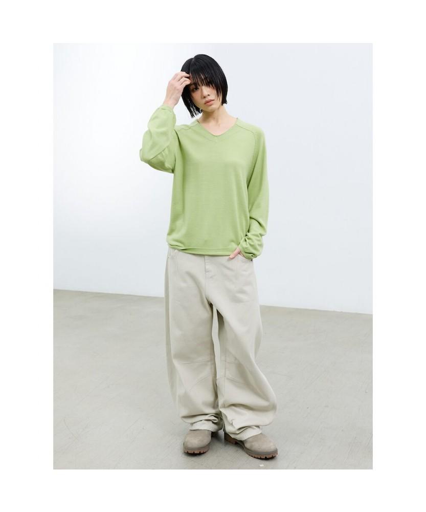Saendeusaundeu (Unisex) Wool Blend V-Neck Sweater Light Green