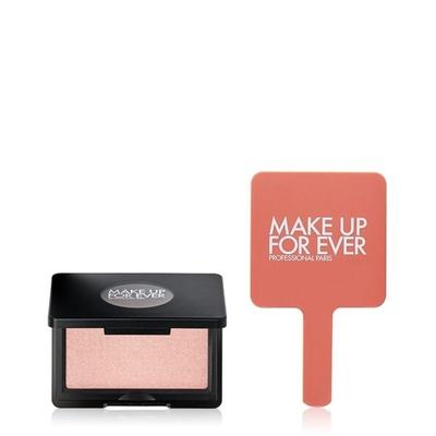 Trucco viso – Illuminanti e abbronzanti