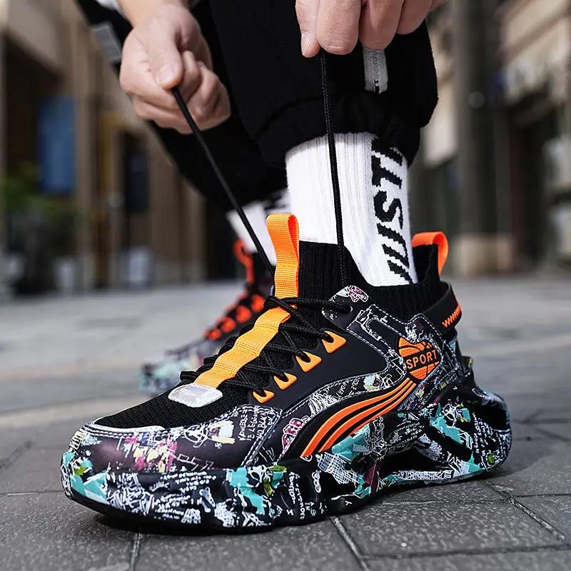 Scarpe da Corsa Leggere a Lama da Uomo Calzini Comodi Ammortizzati da Donna Sneakers Graffiti High Street Scarpe da Passeggio Sportive