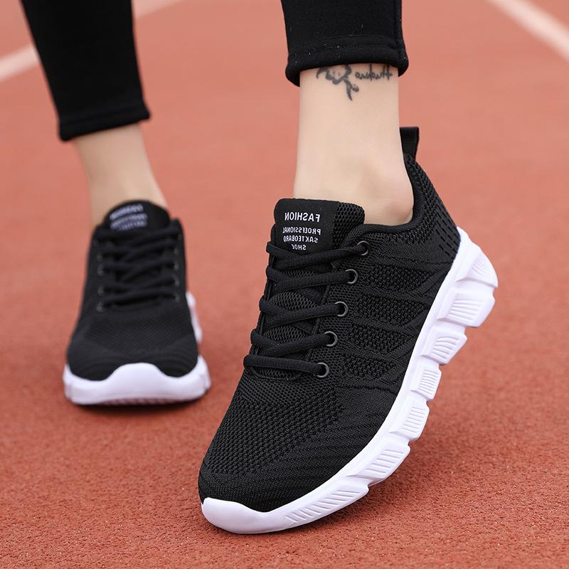 Casual little white shoes women's shoes 2025 spring new breathable mesh running shoes lightweight soft sole comfortable sports shoes