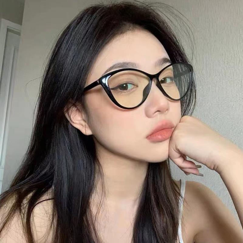 Unique Women High-definition Glasses New Fashion Vintage Gradient Near Sight Eyeglasses Cat Eye Anti Blue Light Myopia Glasses
