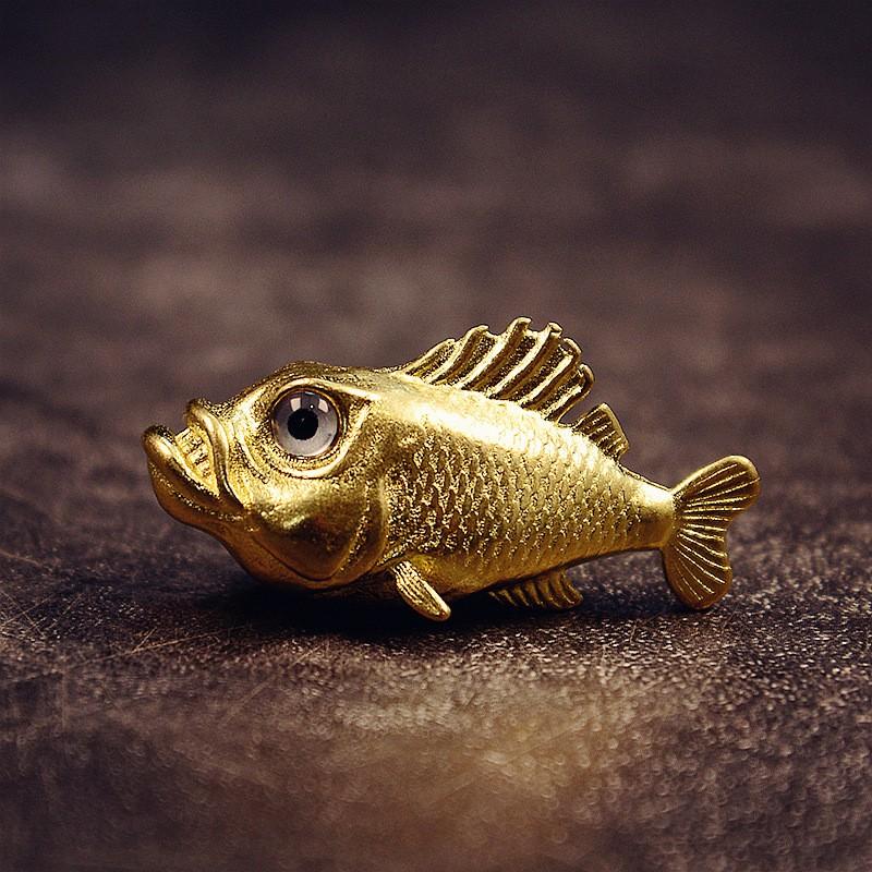 Antique-Style Brass Deep Sea Ancient Fish Ornament Handheld Decor Keychain Vintage Collectible
