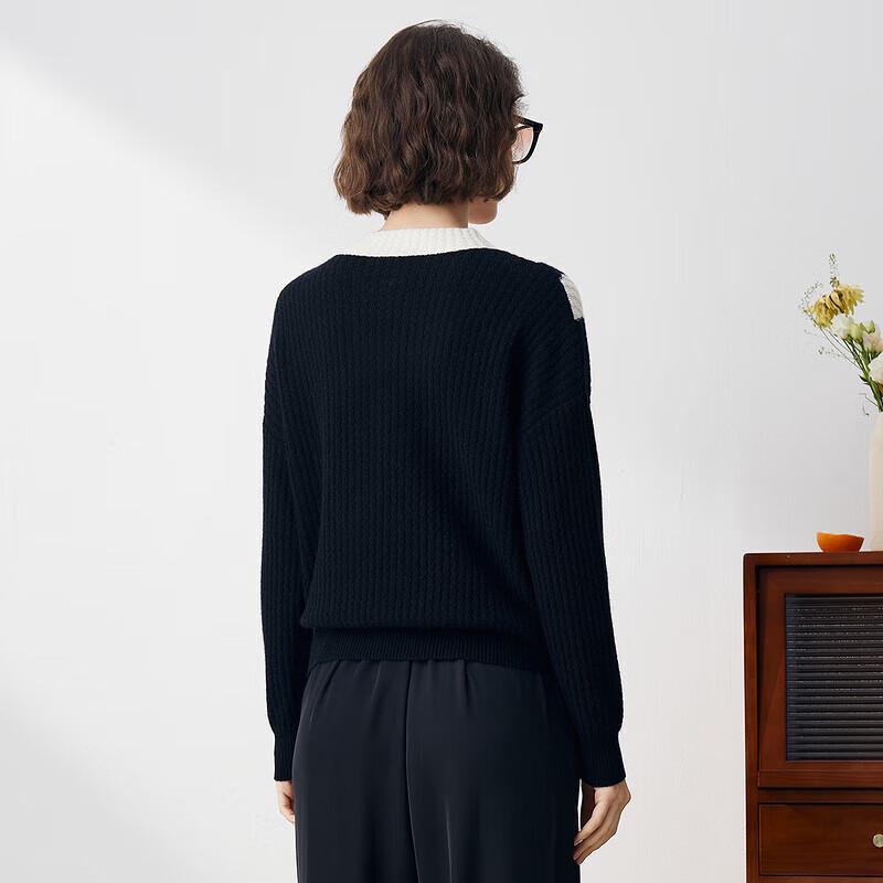 Komom Boka Women's Cashmere Semi-High Neck Sweater with V-Pattern Colorblock