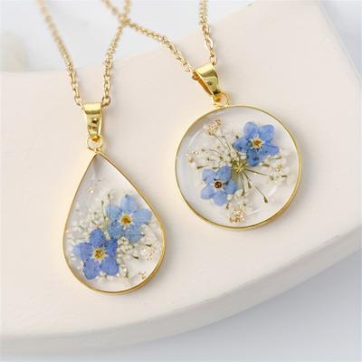 Et les fleurs pressées de la Dentelle de la Reine Anne symbolisent Ne m'oubliez pas Fait main Collier de fleurs pressées Respect Fleur sauvage Amour véritable Et Accessoires