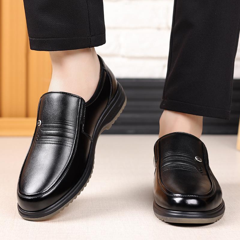 Four Seasons Sleeve Men's Shoes One Pedal Business Casual Breathable Leather Shoes Men's Middle-aged Dad Elderly Single Shoes