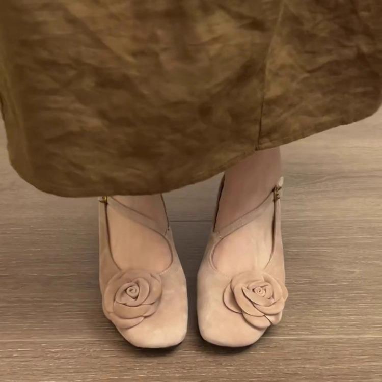 

Sheepskin version~ Retro square head shallow mouth with Mary Jane shoes women s niche fashion flower commuting thick heel single shoes 40 абрикосовый