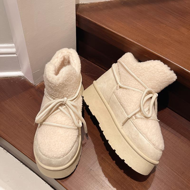 Dámské nazouvací zimní sněhule s tlustou rovnou podrážkou a trakční gumovou podrážkou