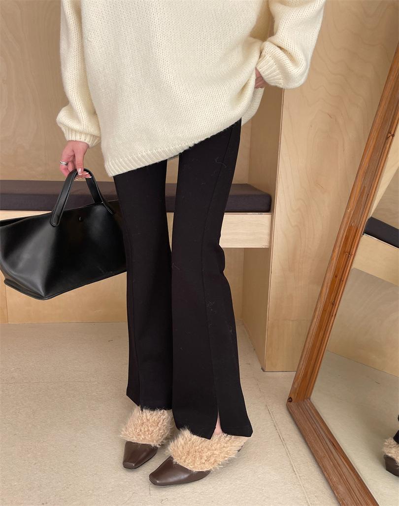 

Korean version of square head plush shoes single shoes women s 2025 warm cotton shoes French thick heel retro black small leather shoes 40 темно-коричневого кольору