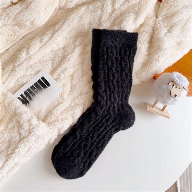 Autumn and Winter Fleece Socks, Women's Mid-calf Socks, Warm Fleece Thickened Warm Sleeping Socks, Floor Cold-proof Postpartum Socks, Thick