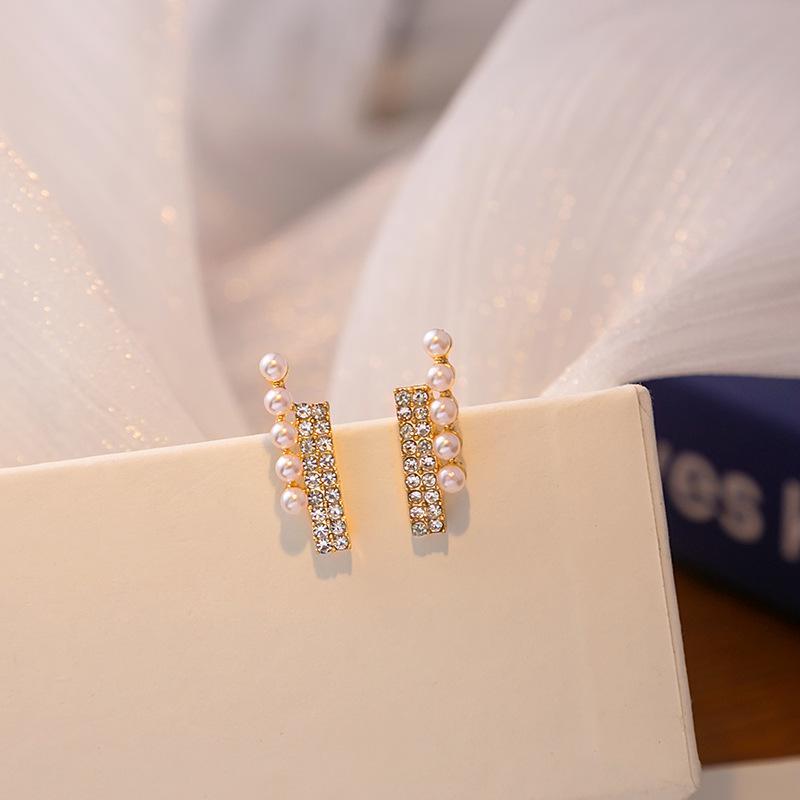 Elegant Non-Pierced Zircon Pearl Ear Clips