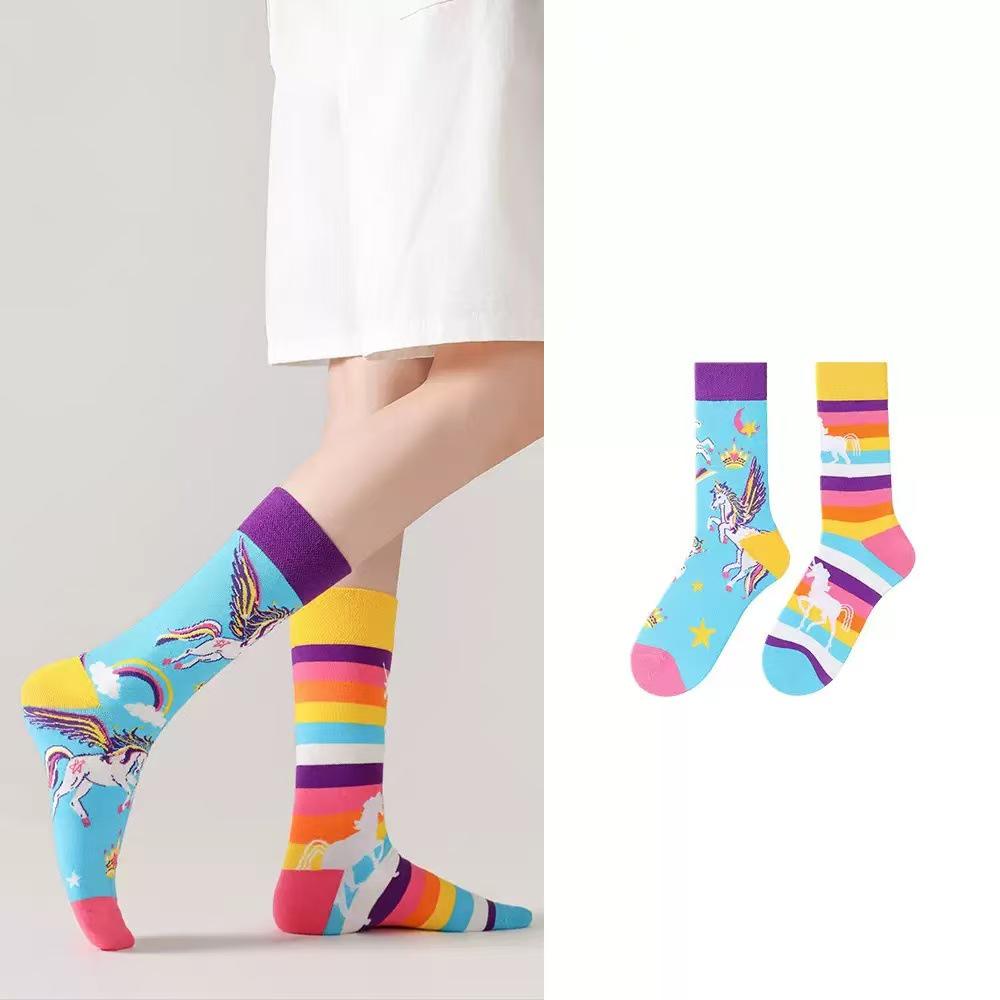 Original Asymmetrische Cartoon Hip Hop Baumwollsocken für Paare - Wadenhoch Mandarinenente Stil für Damen und Herren
