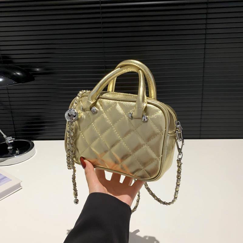 

Small square bag women s 2024 new trendy niche aesthetic leisure personality simple oblique span handbag shoulder small square bag золотий