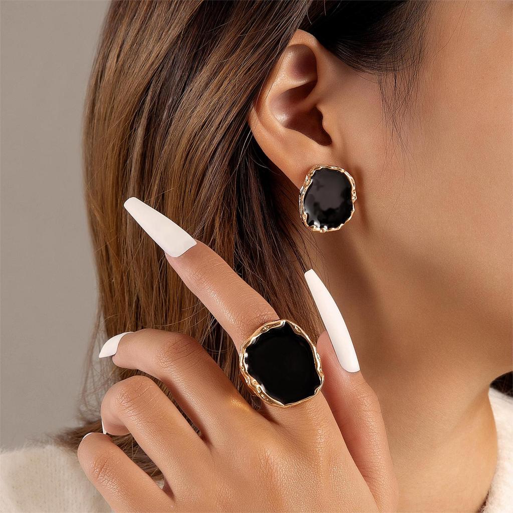 Fashion Jewelry Set Gold Plated Irregular Shape Ring and Stud Earrings with Black Resin Inlay for Women and Girls