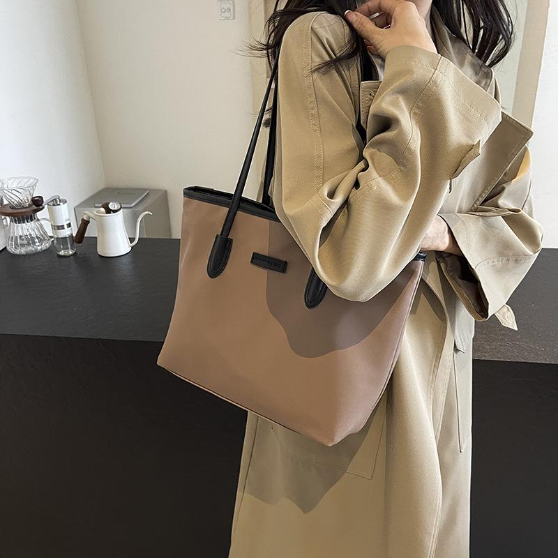 Large Capacity Bag Women's 2025 New Simple Casual Shoulder Bag College Student Class Bag Leisure Commuter Tote Bag