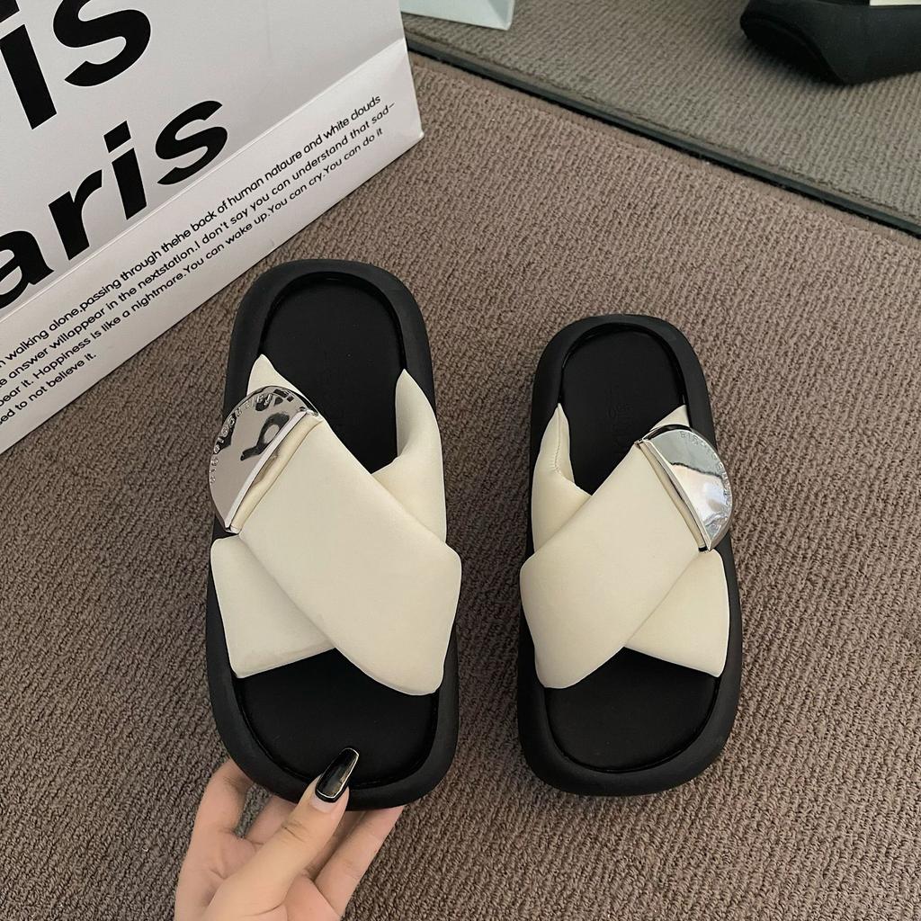 Beach Thick-soled Slippers Women's 2025 Summer Wear New Heightening One-word Cool Slippers Internet Celebrities Super Hot Exotic Style