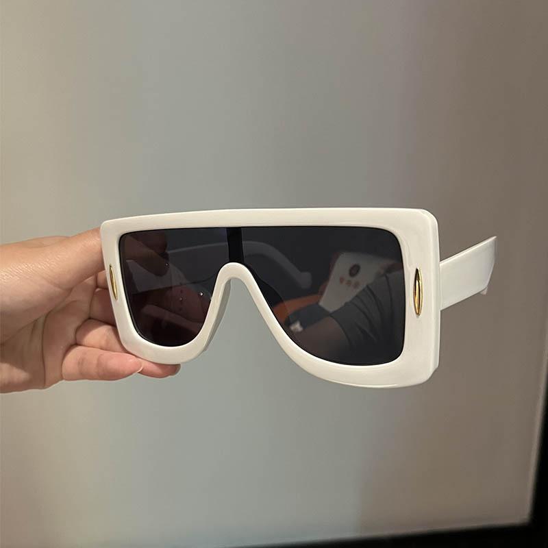 

Flat Top Vintage One Piece Big Frame Sunglasses Women For Men Luxury Brand Designer Sun Glasses Punk Popular Rivet Hip Hop Shade