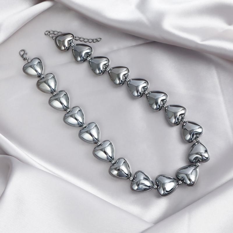 Gunmetal Black Beaded Heart Pendant Necklace Adjustable Length Neckchain Fashionable Clavicle Chain Jewelry for Women