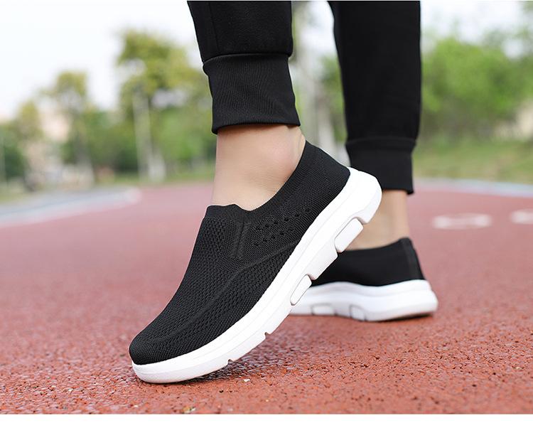 Outdoor Lightweight Travel Shoes with Soft Soles and Breathable Leisure Middle-aged and Elderly Men's and Women's Shoes with New Mesh Surfaces