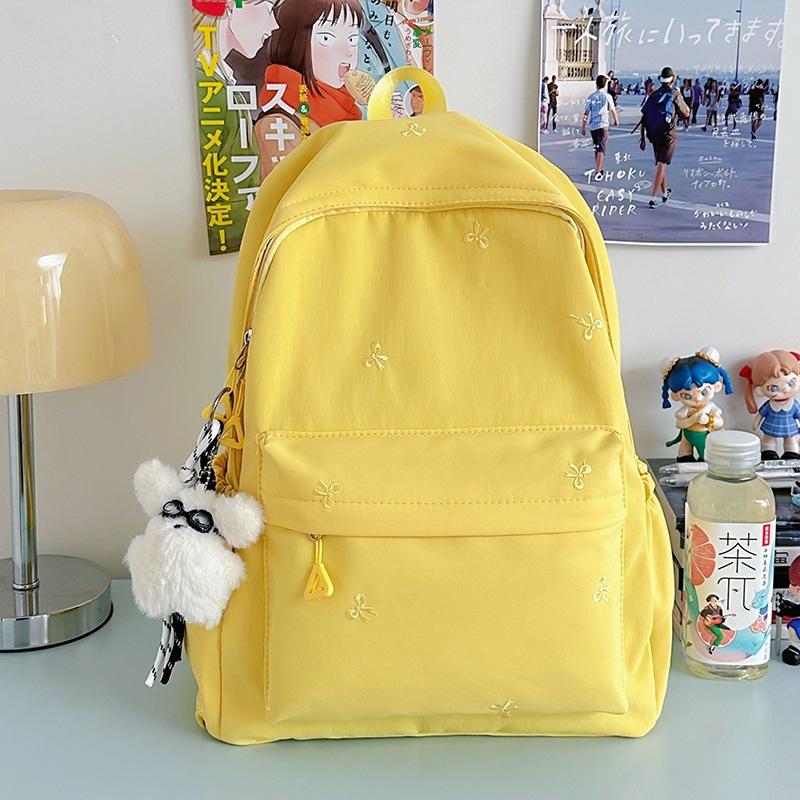 A Simple and Cute Backpack for College Students A Large-capacity Schoolbag for Women