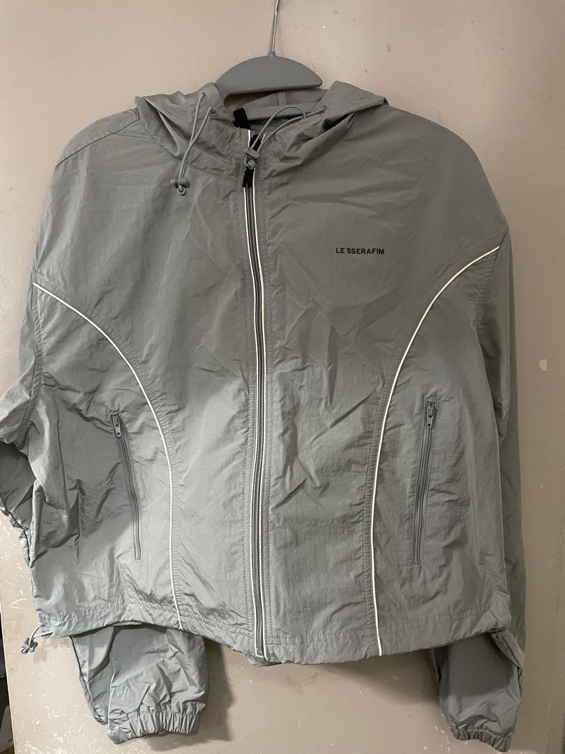 

[Б/У] LE SSERAFIM Худи-ветровка Серая