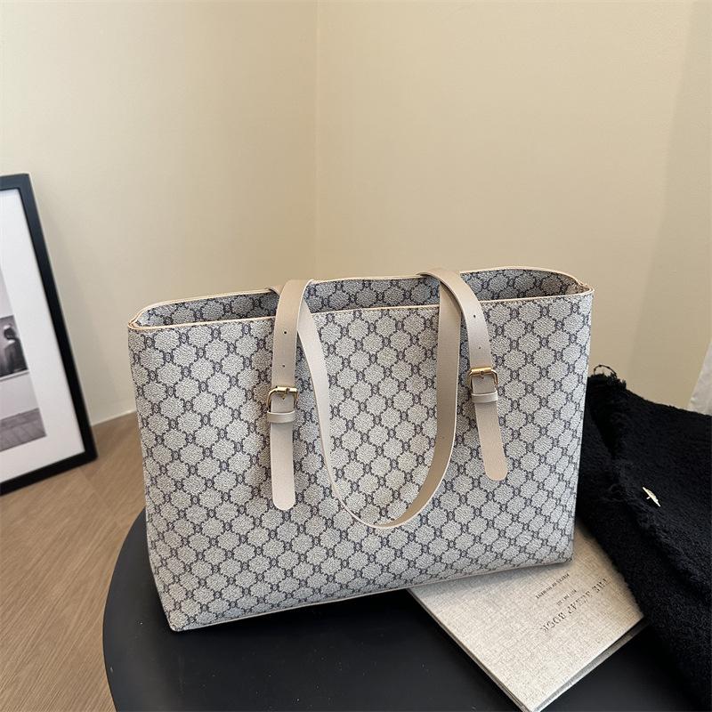 Underarm simple fashion large capacity retro portable autumn new commuter shoulder tote women's bag