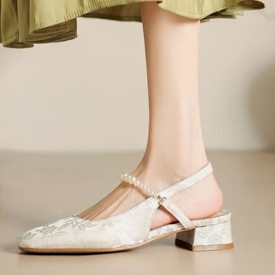 Elegante Damen Sandalen Sommer Schuhe 2024 Seide Slingbacks Geschlossene Zehen Niedrige Absätze Pumps Weibliche Party Tanzschuhe Große Größe Casual