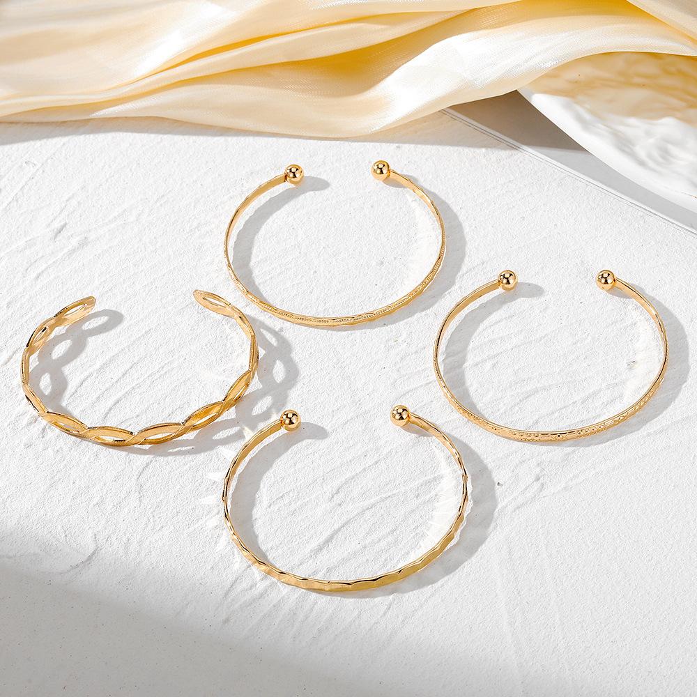 

Women s Multi-layer Classic Chain Design For Holidays Stackable Bracelets 4pcs/set Of Fashion Jewelry Suitable For Daily Wear A Gift High Quality золотистий