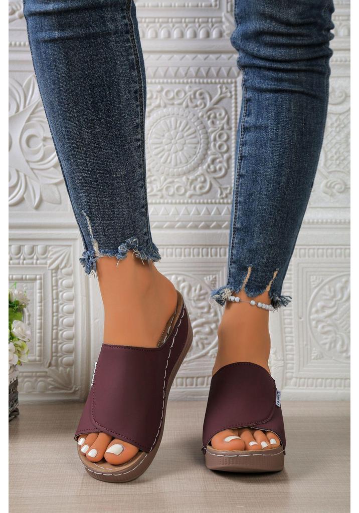 2026 Plus Size Women's Thick Sole Wedge Slippers, Outdoor & Casual, with Fashion Straps and Open Toe Design.