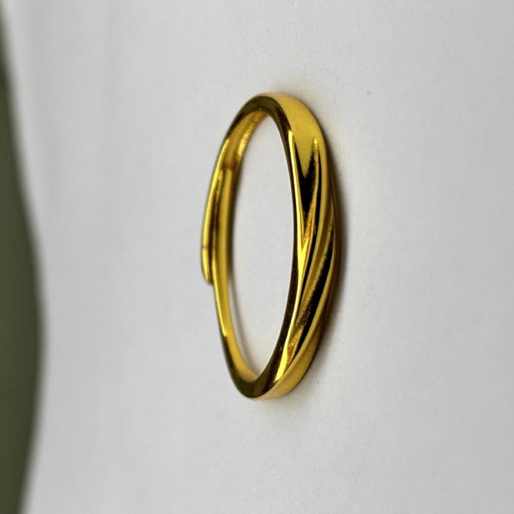 Classic Fire-Baked Sand Gold Wedding Ring: Versatile, Fashionable, Hot Seller, Non-Black, Vietnamese Design