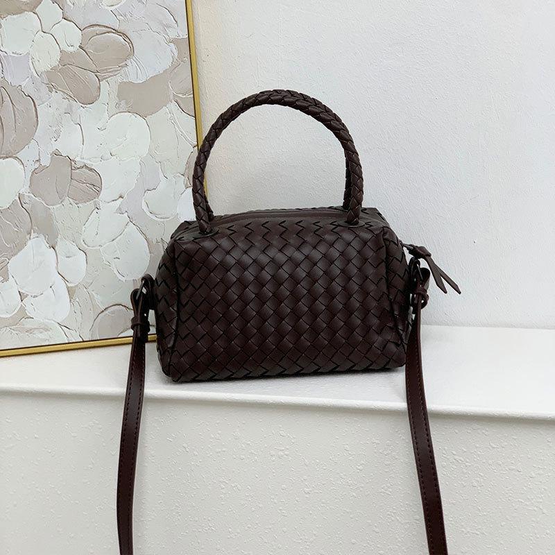 Bag Women s 2025 New High-end Leather Boston Pillow Bag Women s Oblique Cross Shoulder Handheld Handwoven Bag