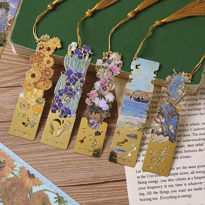 Van Gogh Retro Art Tassel Metal Bookmark - High-end Hollowed-out Design, Exquisite Book Clip Souvenir.