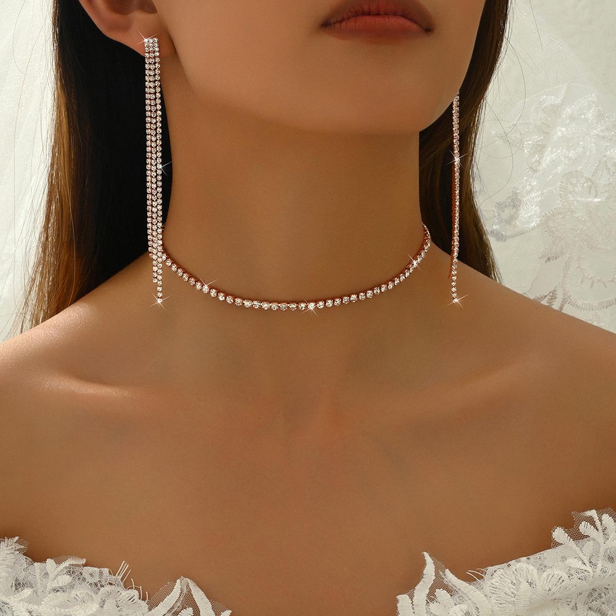 

Комплект из четырех украшений в европейском и американском стиле: Ожерелье с бриллиантовым когтем, кольцо-цепочка, браслет, серьги