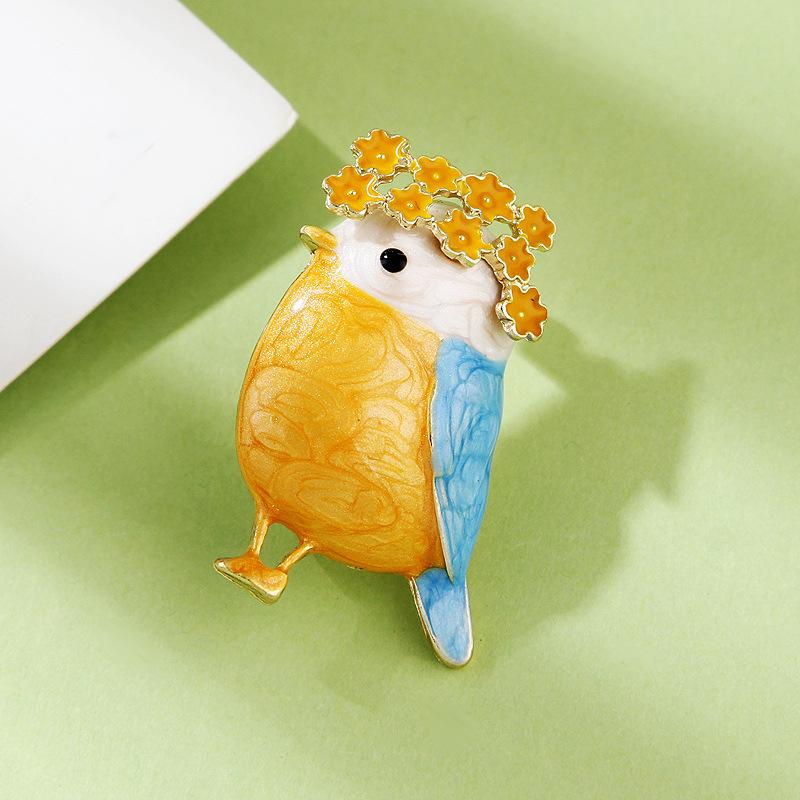 

Fashion Cute Flower Wreath Bird Brooch For Women Shiny Rhinestone Cute Animal Brooches Pin Girls Daily Party Scarf Suit Jewelry
