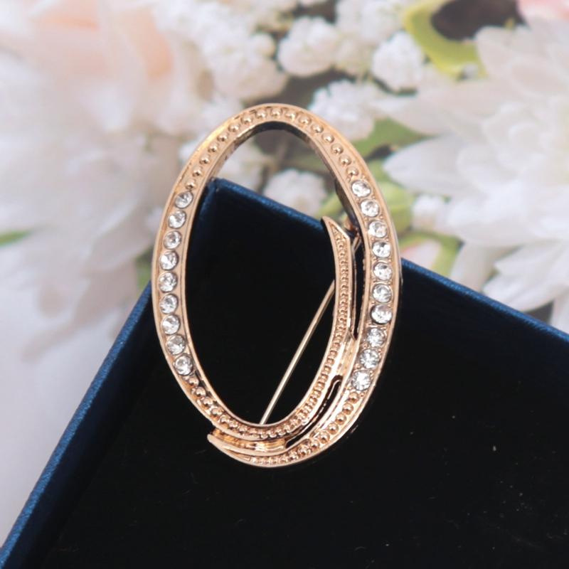 Fashion Women Rhinestone Brooch A-Z English Letter Gold Color Metal Pins Crystal Alphabet Jewelry Shirt Clothes Accessories Gift