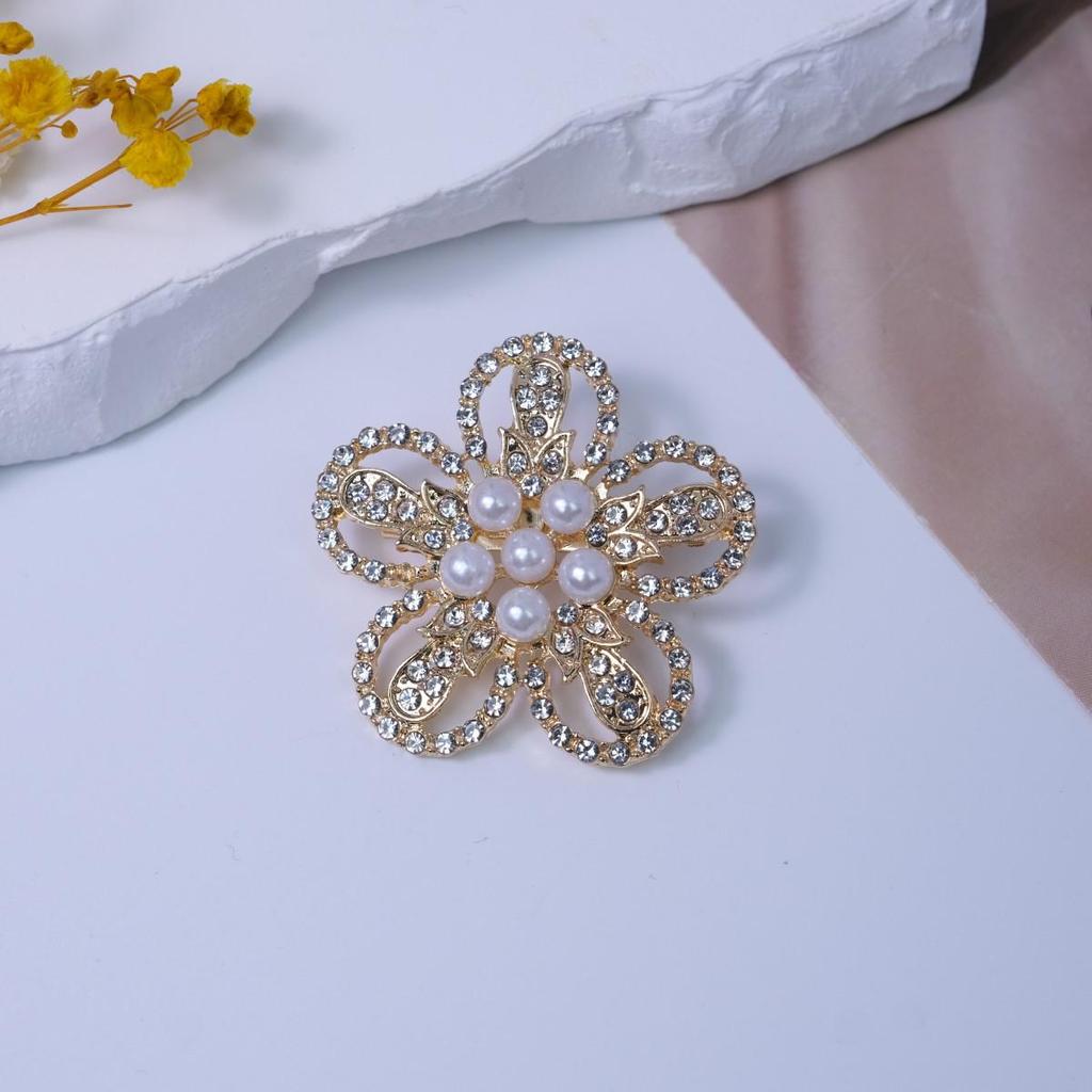 Luxury Coco-Style Pearl Brooch: Elegant Alloy Flower Pin for Suit, Coat, or Trench Accessory