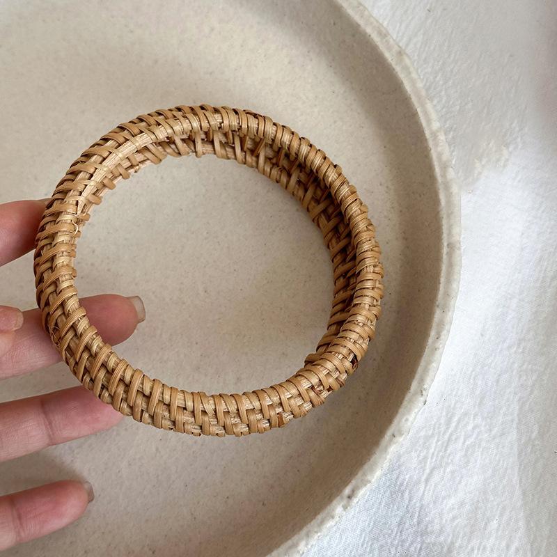 Ethnic style hand-woven rattan bracelet bracelet retro simple light luxury high sense niche temperament versatile jewelry