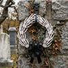 Halloween Skeleton Hand Door Wreath with Black Bow Ghost Hand Yard Decoration Scene Setup 35cm Indoor Outdoor Hanging Ornament