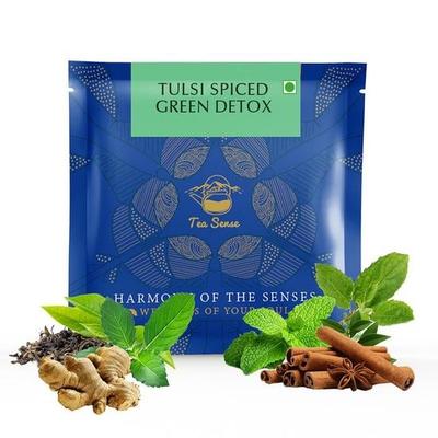 TEA SENSE Tulsi Gewürzter Grüner Detox | 15 Pyramiden-Teebeutel in versiegelten Beuteln | Mischung aus Grünem Tee, Tulsi und indischen Kräutern | Mehrmals aufgießen