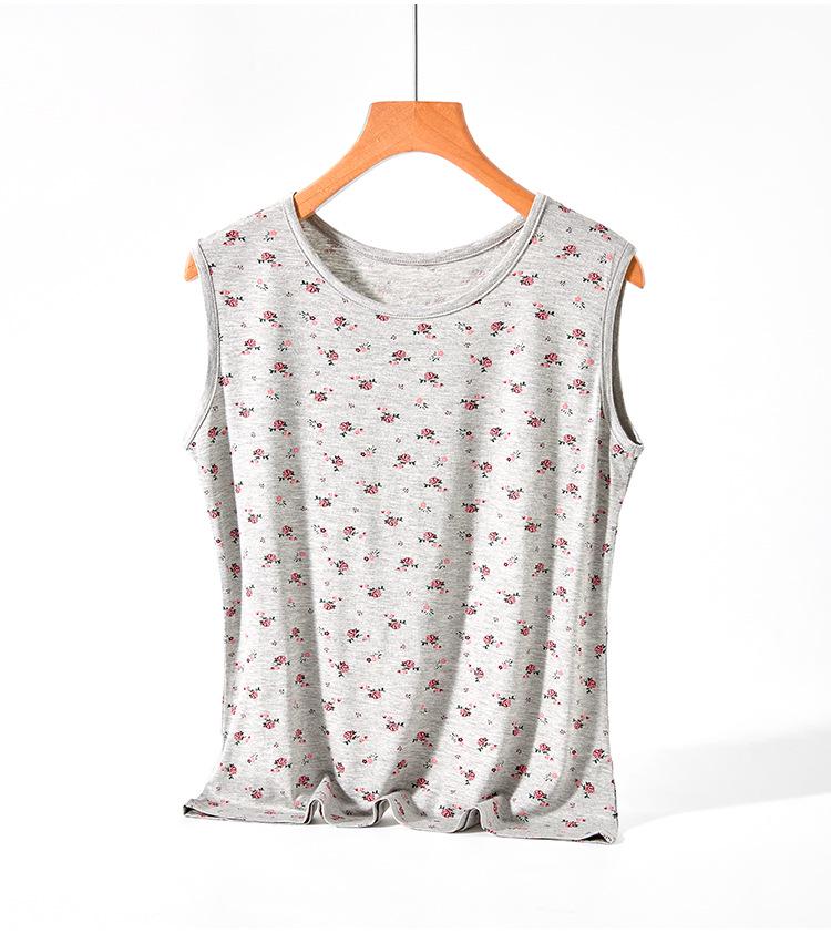 Mamas Sommerpyjama: Leichtes Modal-Set aus Weste und Kurzarm für Frauen mittleren und höheren Alters