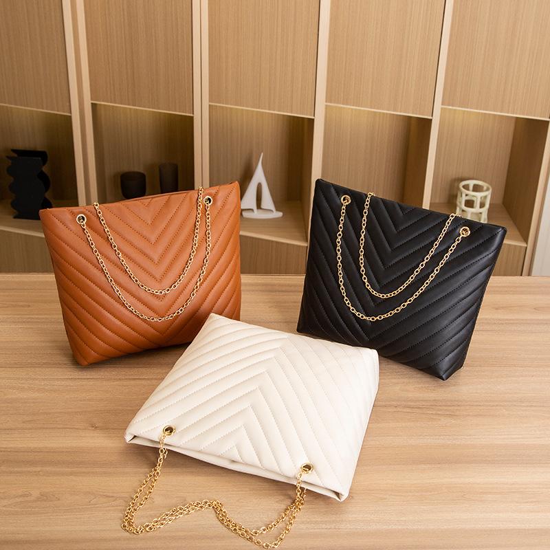 V Pattern Tote Bag Women's Crossbody Bag Large Capacity Embroidered Shoulder Bag