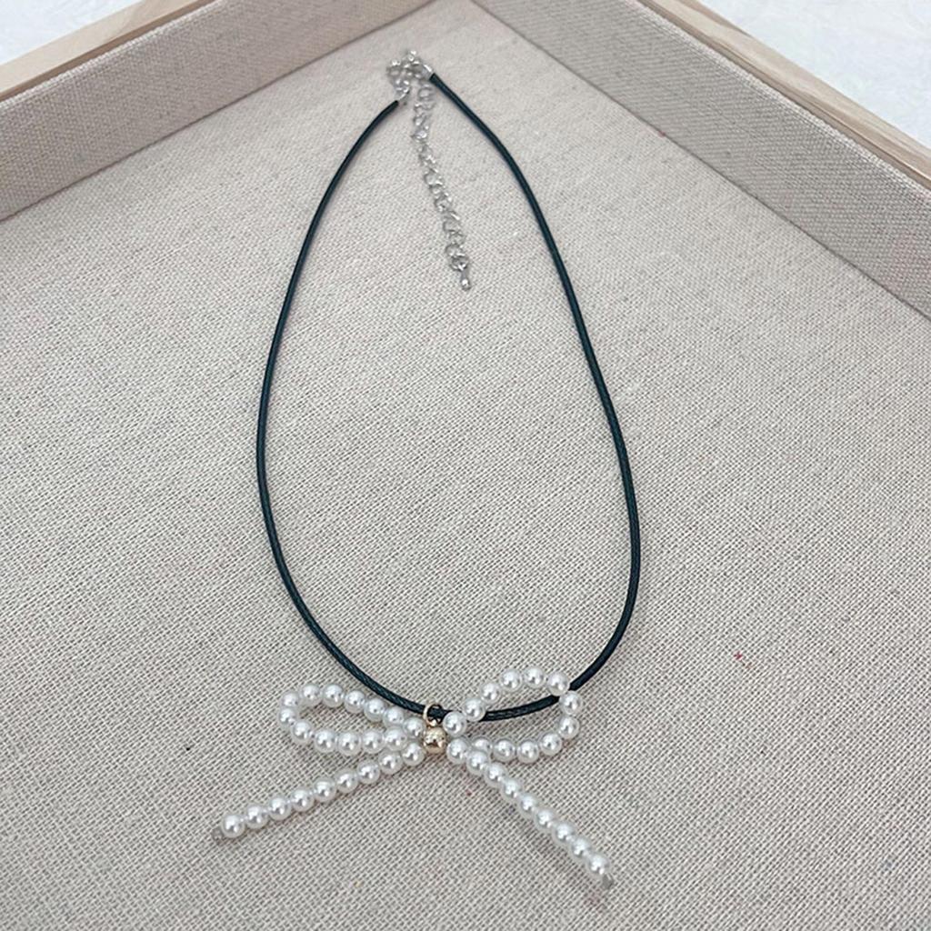 Elegant Bowknot Necklace Unique Perals Bowknot Pendant Clavicular Chains Accessories Perfect for Parties and Weddings